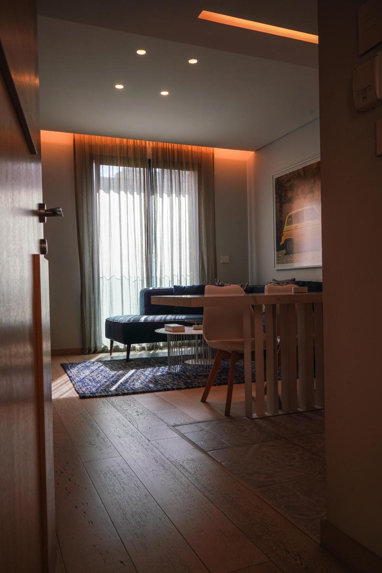 Monot Suites Beirut Exteriör bild