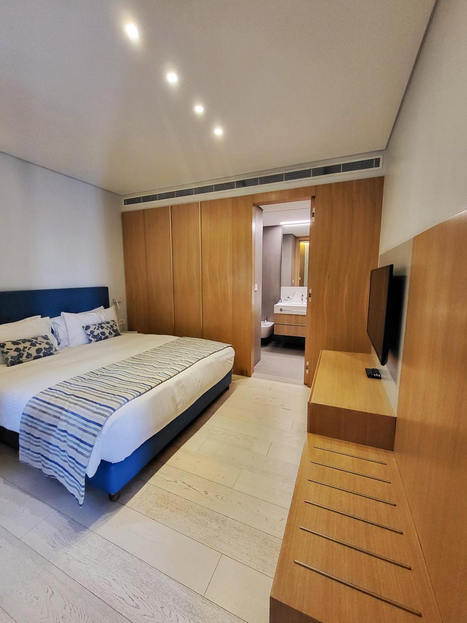 Monot Suites Beirut Exteriör bild