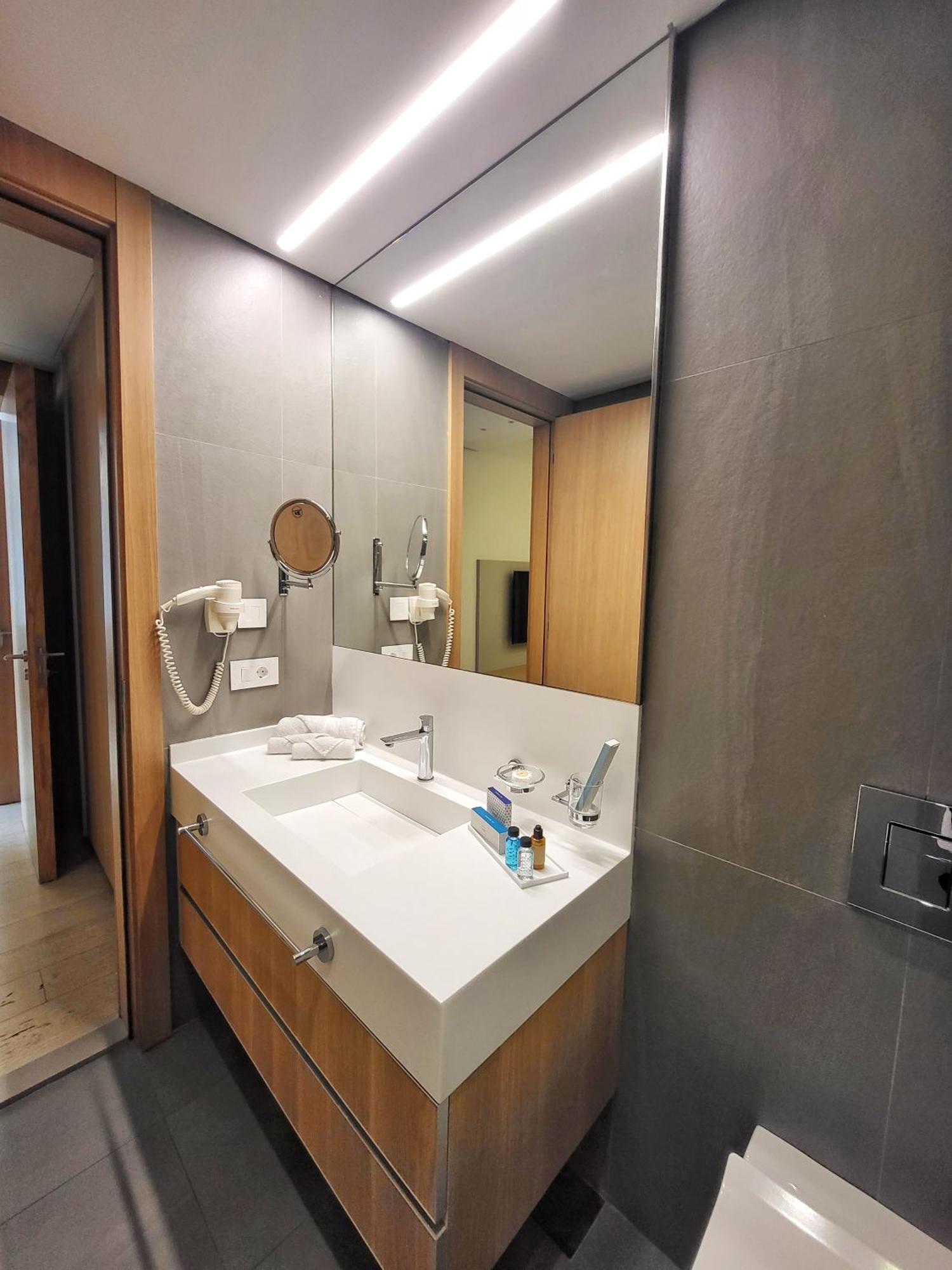 Monot Suites Beirut Exteriör bild