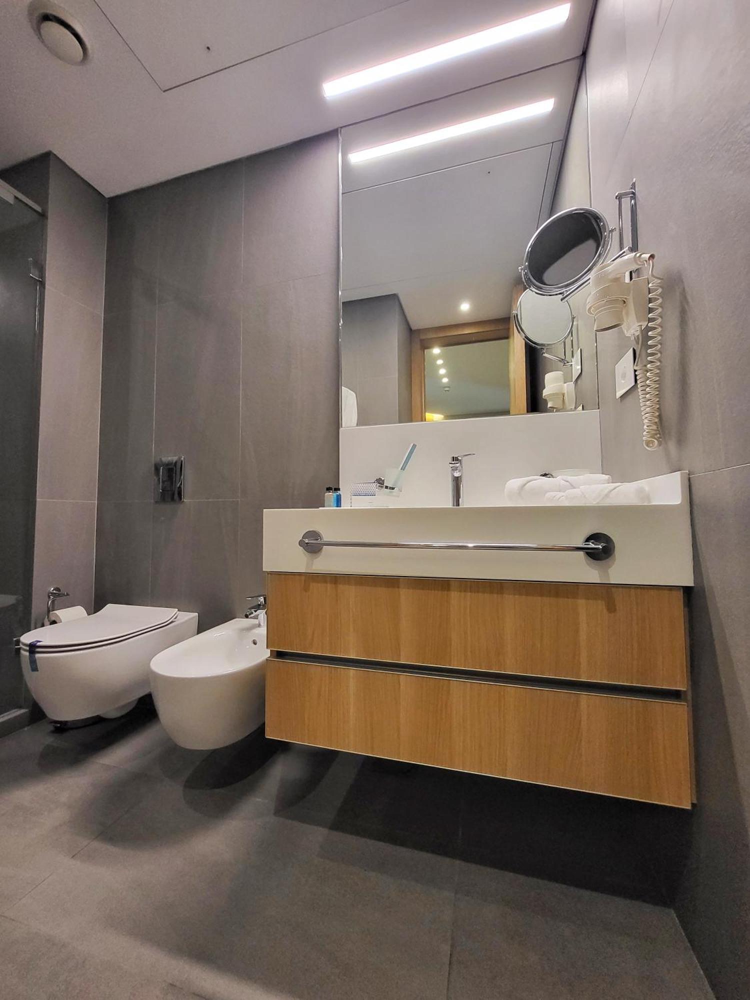 Monot Suites Beirut Exteriör bild