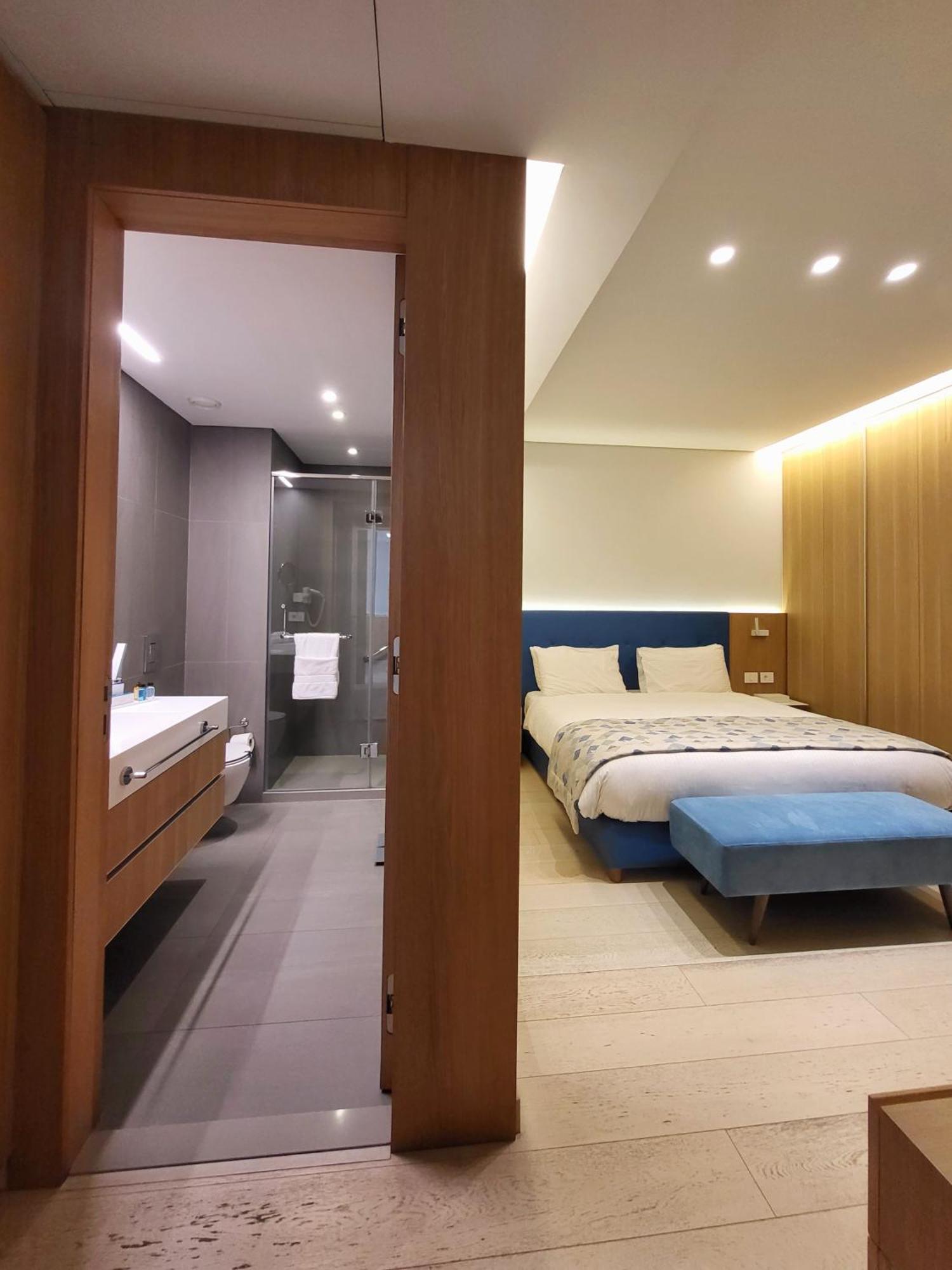 Monot Suites Beirut Exteriör bild
